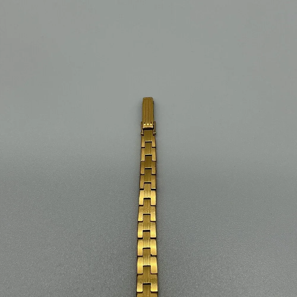 Vintage Luch USSR Womens Watch 16mm Gold Plated Band Manual Wind 16 Jewels 7